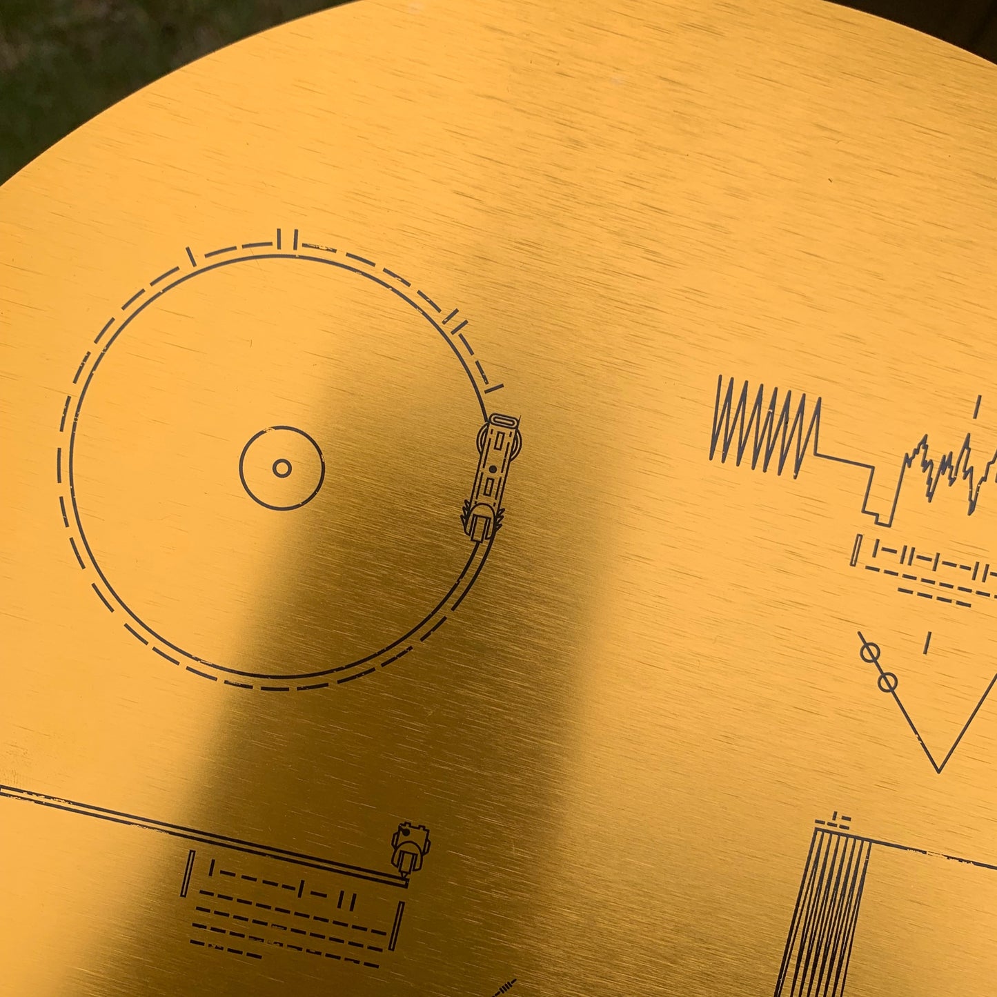 Cubierta del Disco de Oro de las Voyager - Réplica a Tamaño Real